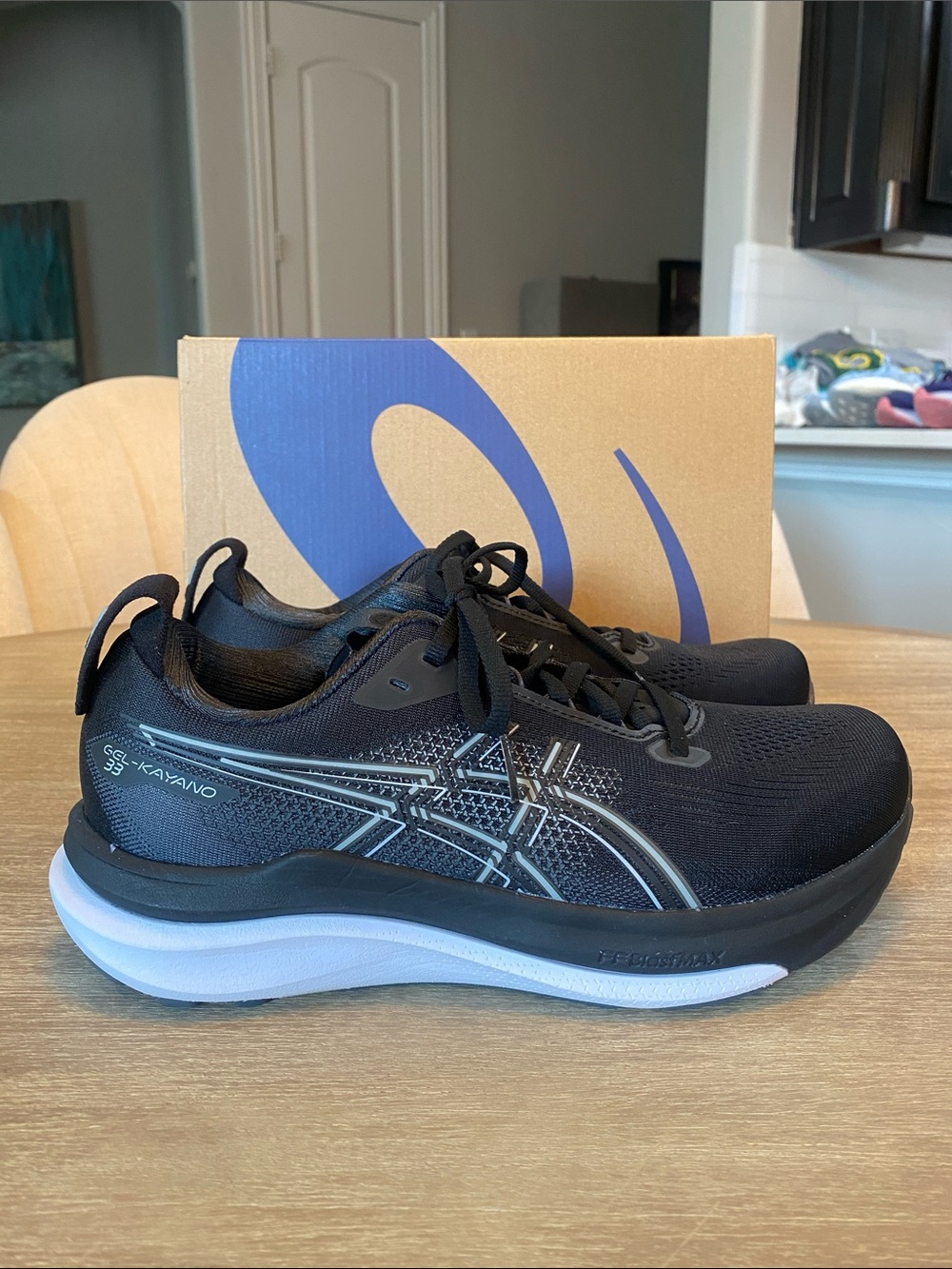 ASICS Gel-Kayano 33, Women’s 8.5 Wide